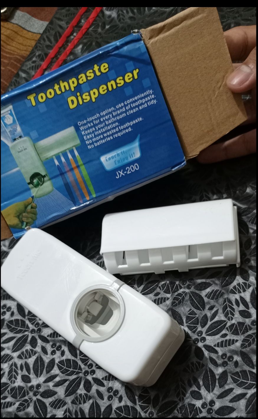 Premium Automatic Toothpaste Dispenser with 5-Slot Toothbrush Holder Wall-Mounted